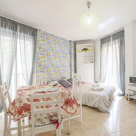 Duque Center Premium Suites, Free Parking Apartment Seville